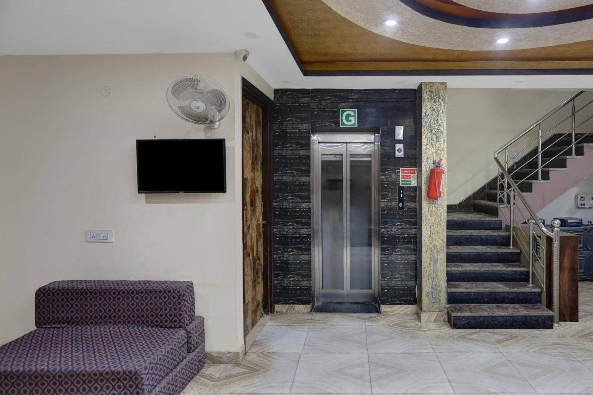 Hotel O Hotel Blue Orchid New Delhi Exterior photo